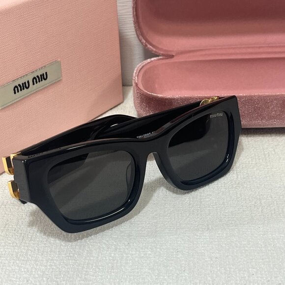 Miu Miu Accessories - MIU MIU Women’s 💎Black Sunglasses